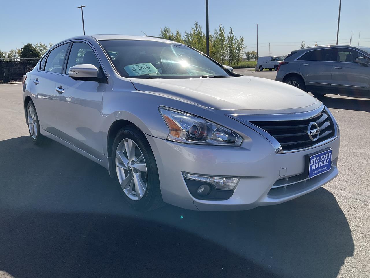 Silver 2013 Nissan Altima Sedan Front-Wheel Drive Continuously Variable Transmission